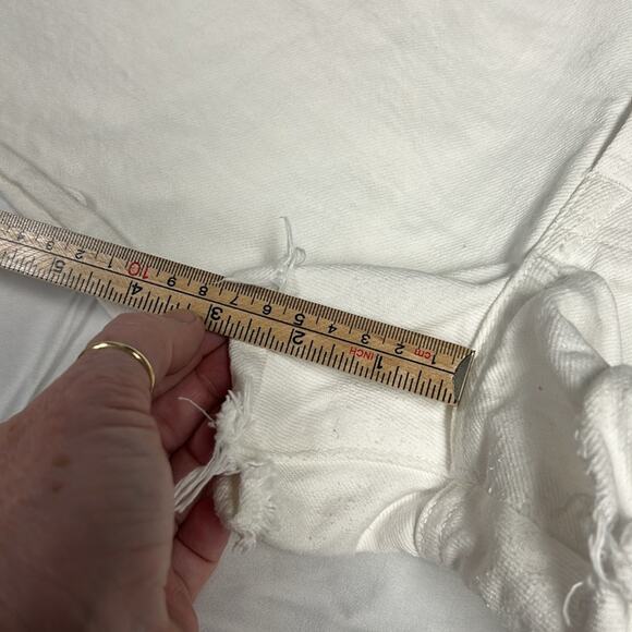 Frame Women's Size 30 Le Simone Distressed Denim Shorts White - Picture 7 of 10